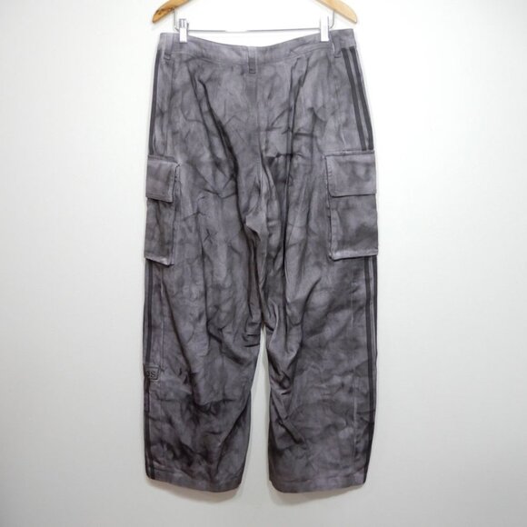 Adidas Originals Premium XXL Baggy Cargo PANTS Sz 14 Gray Purple Print NEW $190 - Picture 11 of 15